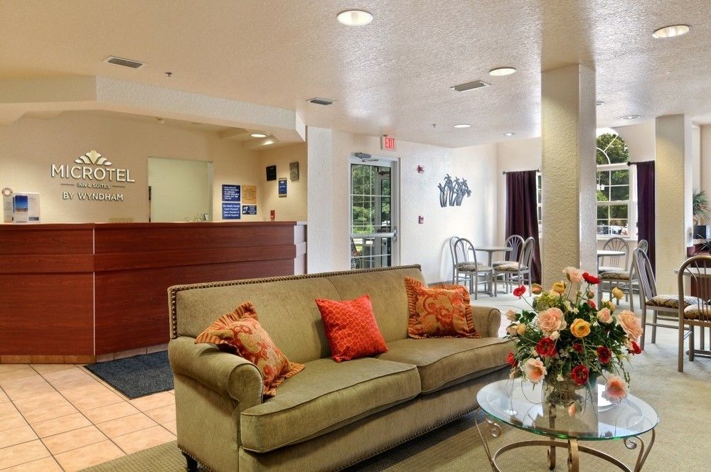 Microtel Inn & Suites מריאנה מראה פנימי תמונה